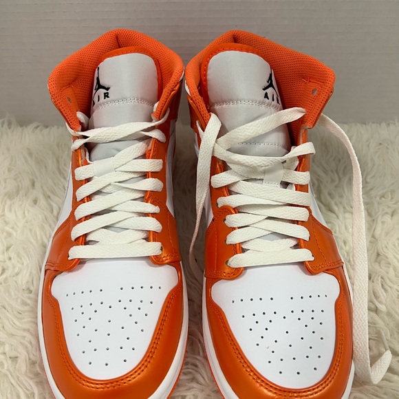 Air Jordan 1 MID SE, Electro Orange - Picture 13 of 13